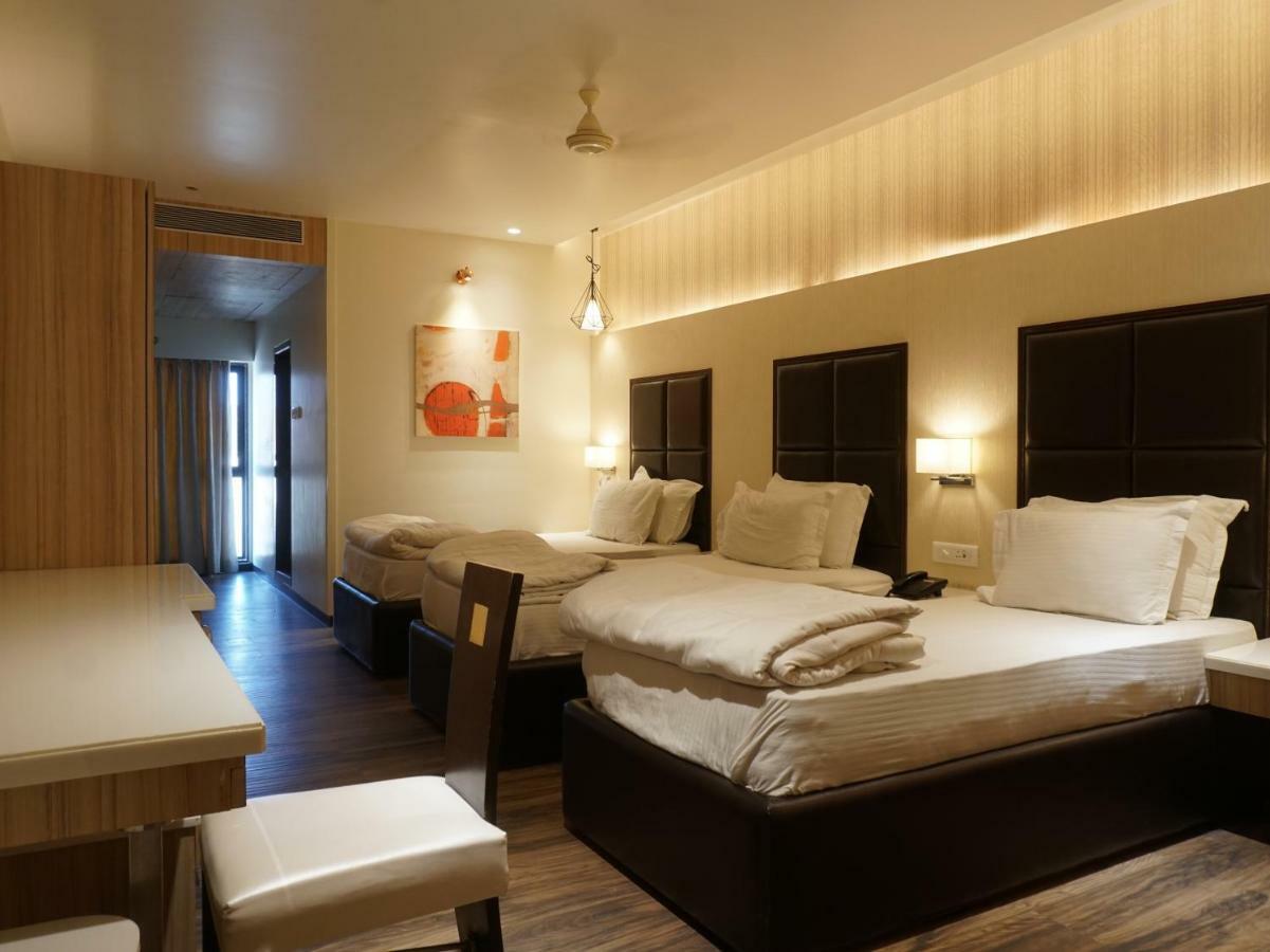 Palette Four Seasons Recreation Resort Jalgaon Экстерьер фото