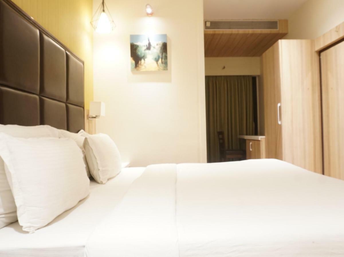 Palette Four Seasons Recreation Resort Jalgaon Экстерьер фото