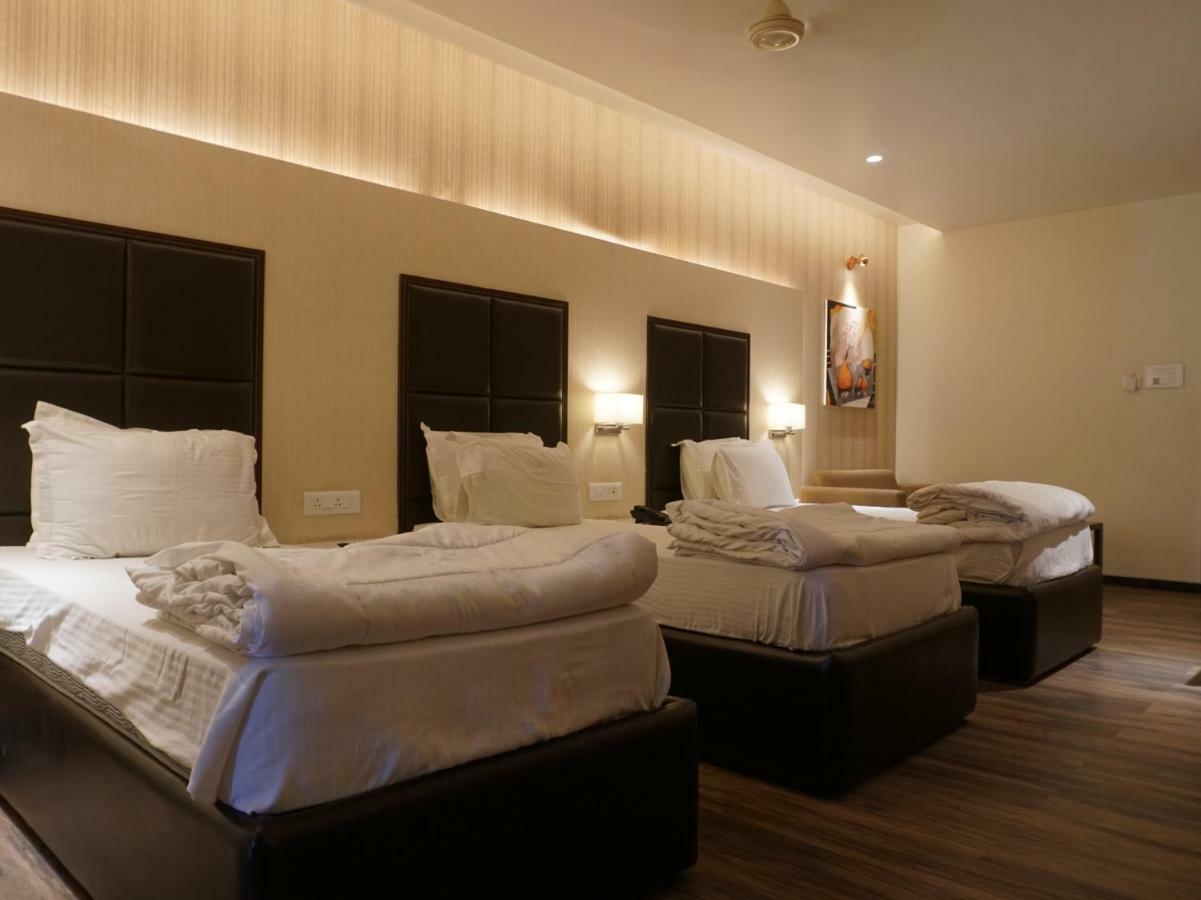 Palette Four Seasons Recreation Resort Jalgaon Экстерьер фото