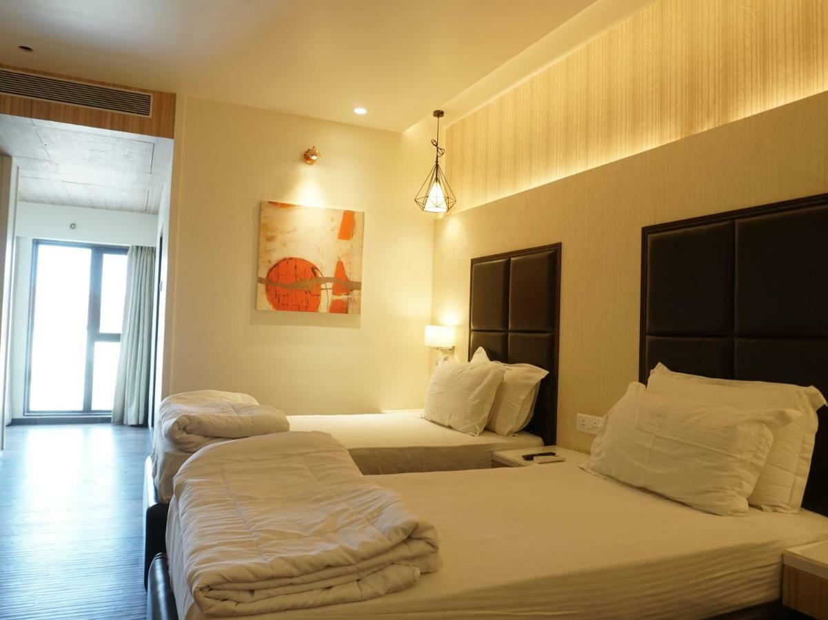 Palette Four Seasons Recreation Resort Jalgaon Экстерьер фото