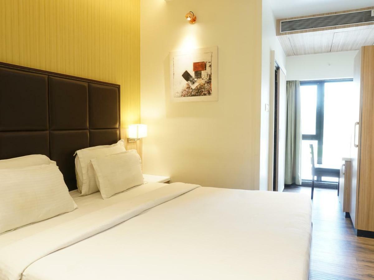 Palette Four Seasons Recreation Resort Jalgaon Экстерьер фото